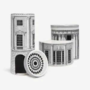 Fornasetti Nel Mentre Set Di Tre Candele Profumate - Architettura Decor - Immaginazione Fragranza^ Candele Profumate